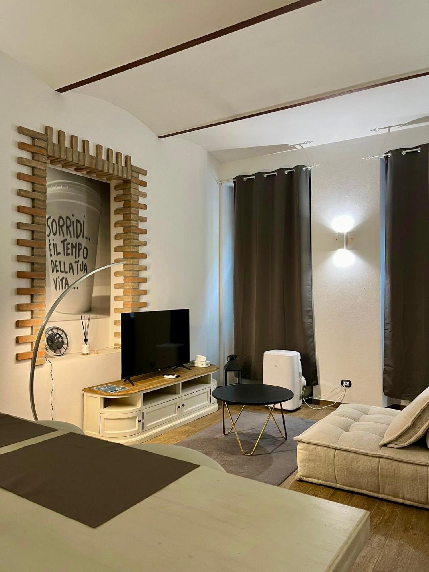 Ferienwohnung Residenza Corrado By Almanova Residenze Mantua Exterior foto